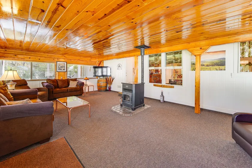 ‘Mtn Gate Guest House’ ~ 6 Mi to Shasta Lake! - Image 1