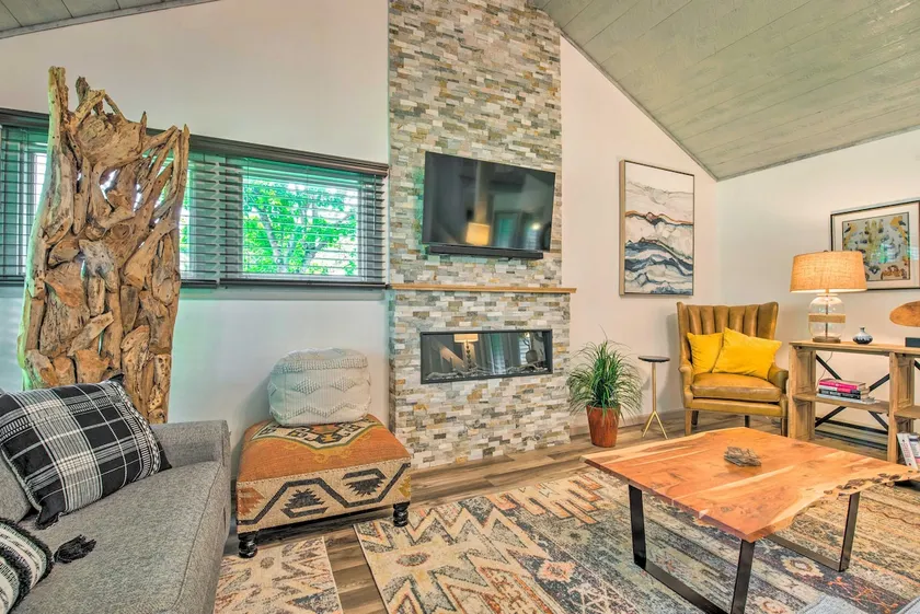 Cortland Abode: 1 Mi to Greek Peak Mountain Resort - Image 1