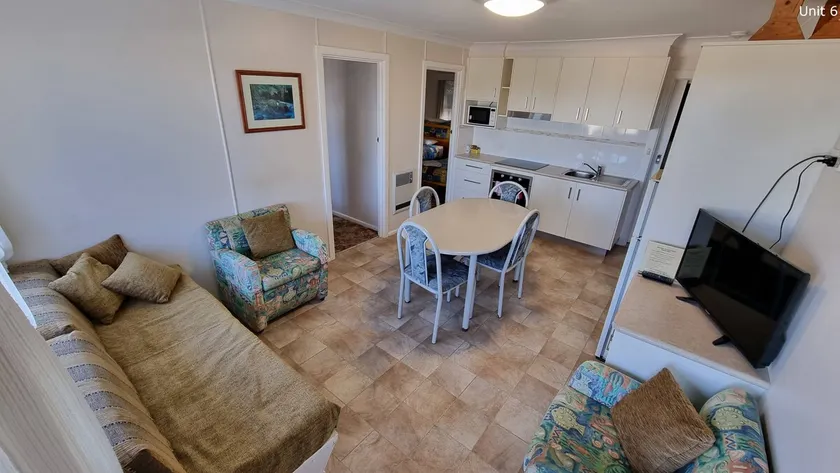 Flats Elite Bermagui 2-Bedroom Holiday Unit 6 - Image 1