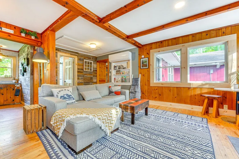 Pet-Friendly Wilmington Retreat w/ Hot Tub! - Image 1
