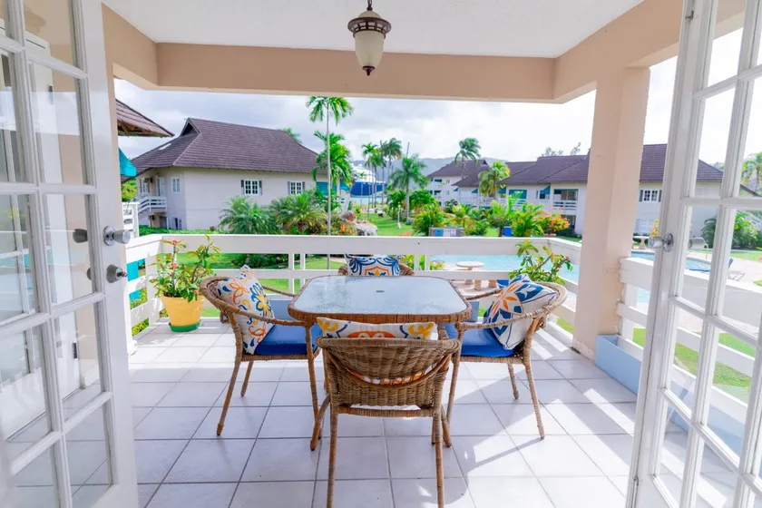 2BR Poolfront in Mo'Bay | Early Booker Discount - Image 1