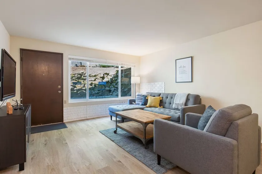 New! Urban Condo + Parking |2 Blocks to Ballard - Image 1