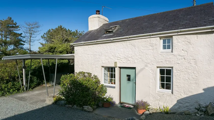Cyndal Bach -  a coastal that sleeps 3 guests  in 2 bedrooms - Image 1