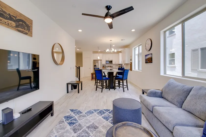 1 Mi to Intel Campus! Chandler Townhome w/ Pools - Image 1
