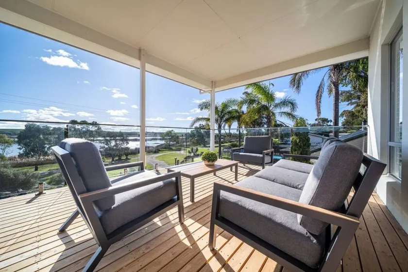 Riverglades View - Scenic Waterfront Serenity - Image 1