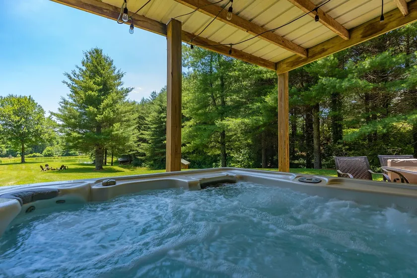 Stocked Fishing Pond + Hot Tub + Game Room! - Image 1