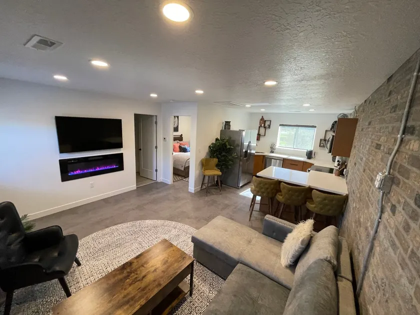 The Rusti'c Apt 2 - 1bedroom 1bathroom Sleeps 4 - Image 1