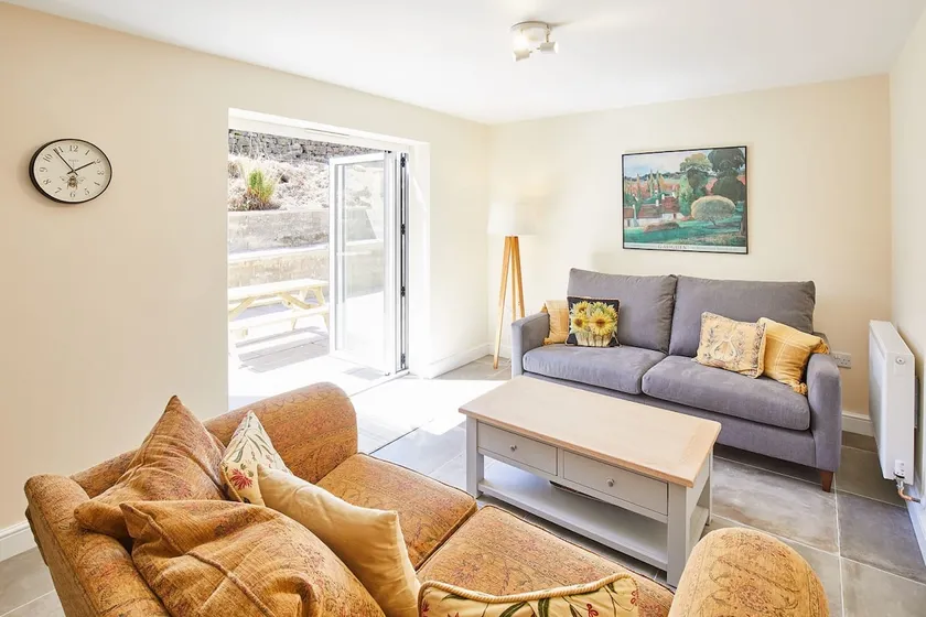 Host & Stay - Foggyshaw Lodge - Image 1