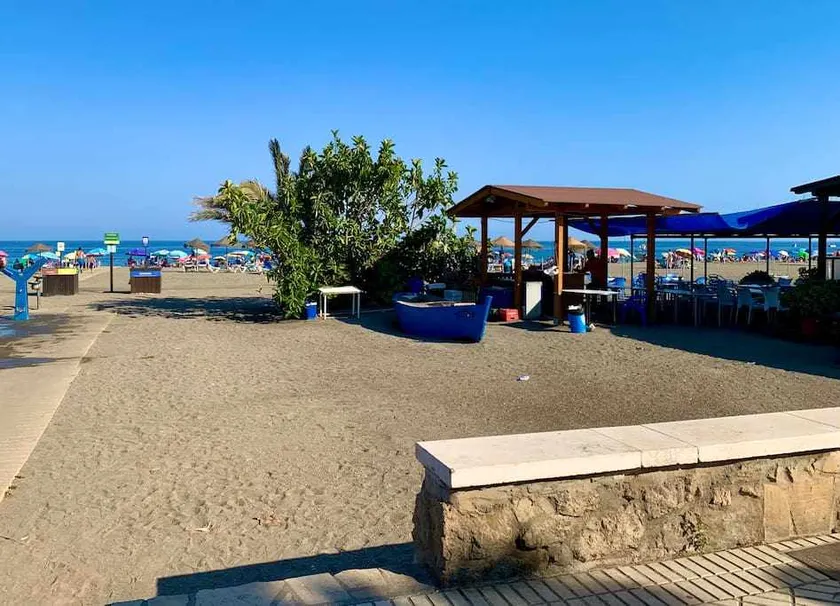 Second shore line in Torre del Mar - Image 1