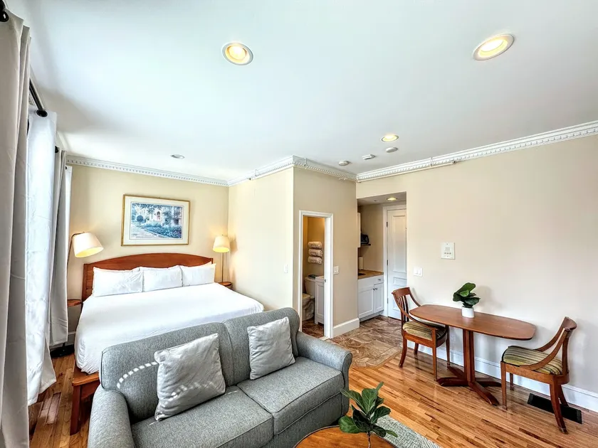Copley House Premium Studio - Image 1