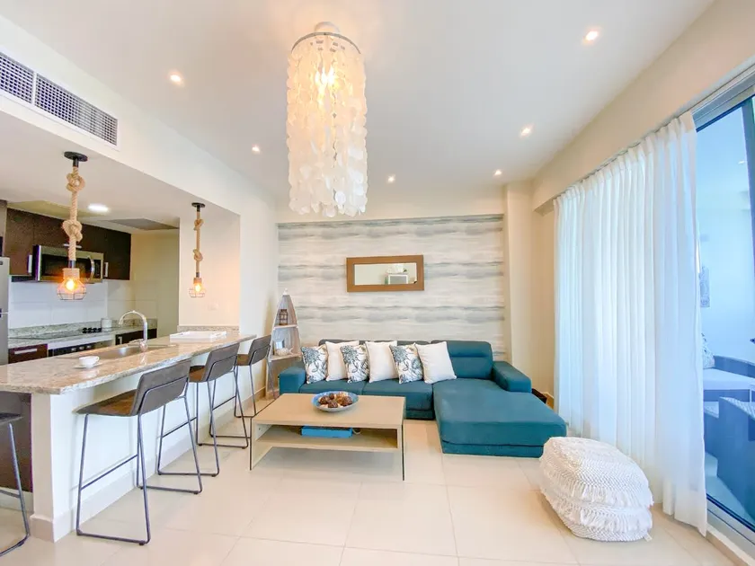 Attractive & Elegant Ocean View Apartment @LasOlas - Image 1