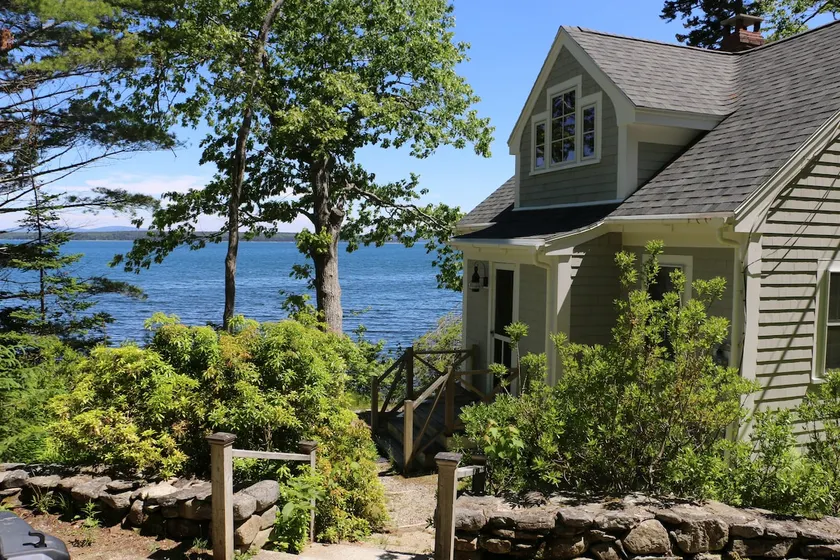 Christine's Cottage - Private Oceanfront - Image 1