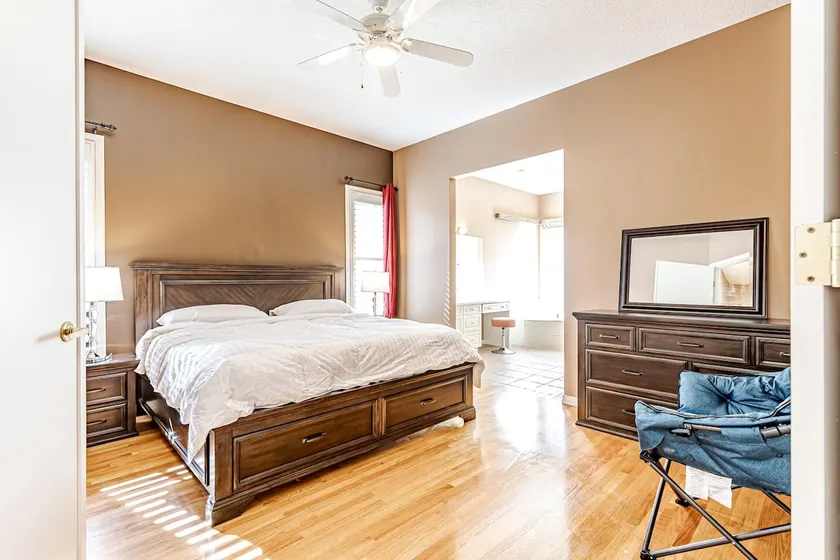 Luxury Wedgewood Bungalow - Image 1