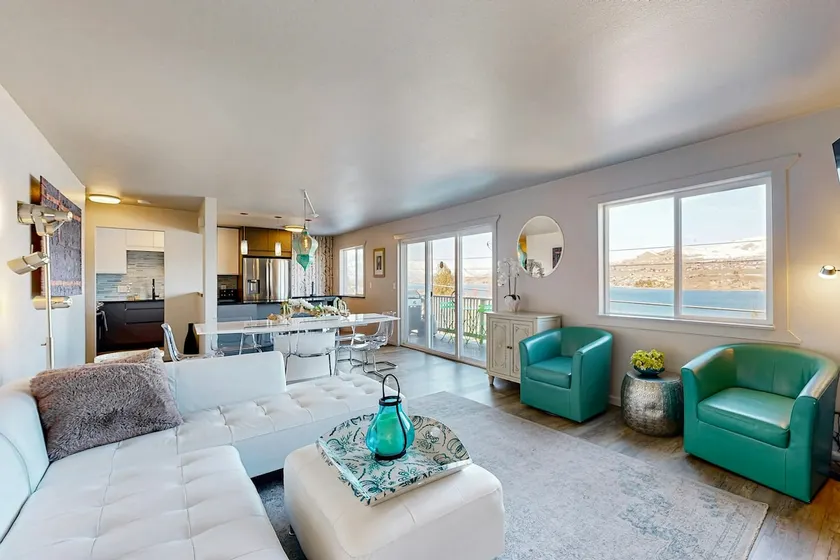 Updated 3BR Lakeview - Balcony - Washer/Dryer - Image 1