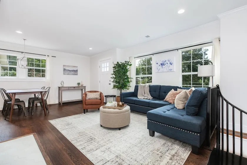 Crestwood Contemporary - Minutes to Downtown! - Image 1