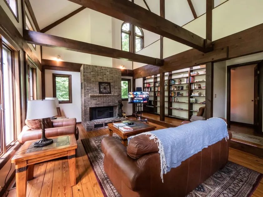 Pristine Home In Becket Woods - Image 1