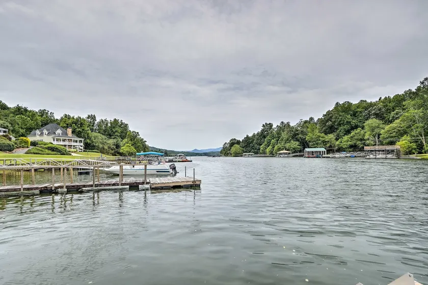 Lake Chatuge Retreat w/ Dock & Mtn Views! - Image 1