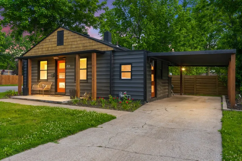 Kings, Kitchen, & Comfort in Modern Cedar House - Image 1