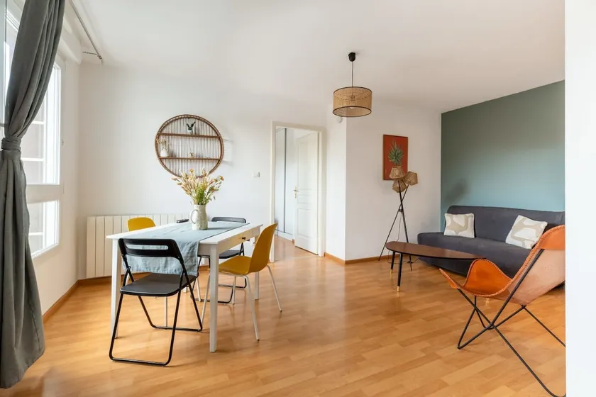Travel Homes - The Nils, Cosy & cute with Parking - Image 1