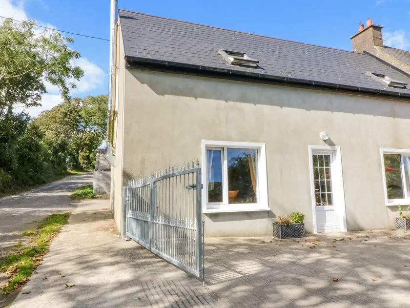 Beehive Cottage - Image 1