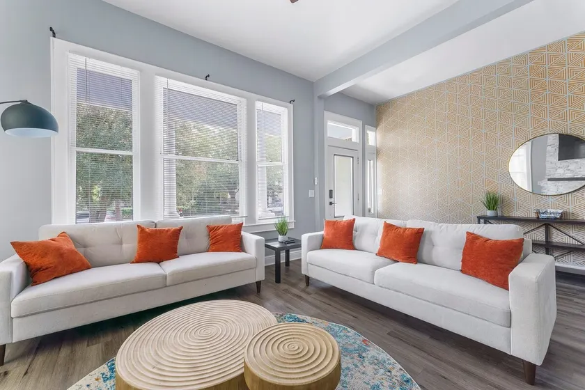 Pearl of Springfield -WIFI AC PATIO - Image 1