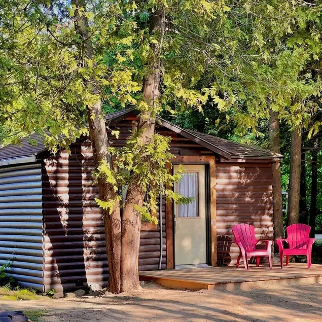 Aspen Cabin - 1 Bedroom Cabin Sleeping 2 - Including Breakfast - Image 1