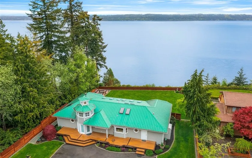 New Lighthouse Port Susan View House Camano - Image 1