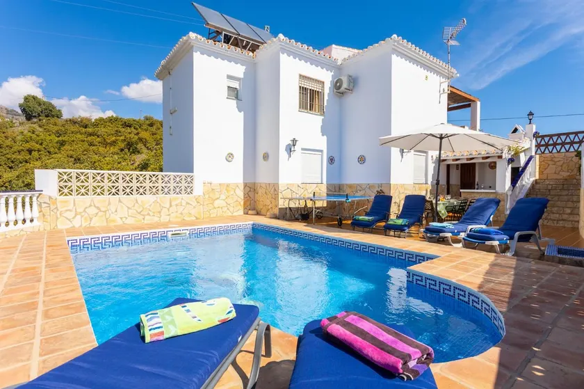 Villa Ana y Garcia - Image 1