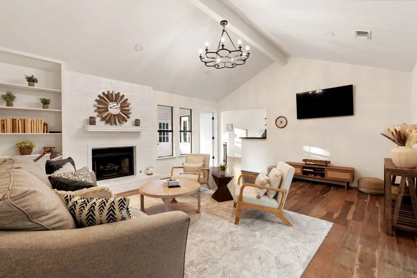 Radiant & Refined | Stylish 4BR Home in Round Rock - Image 1