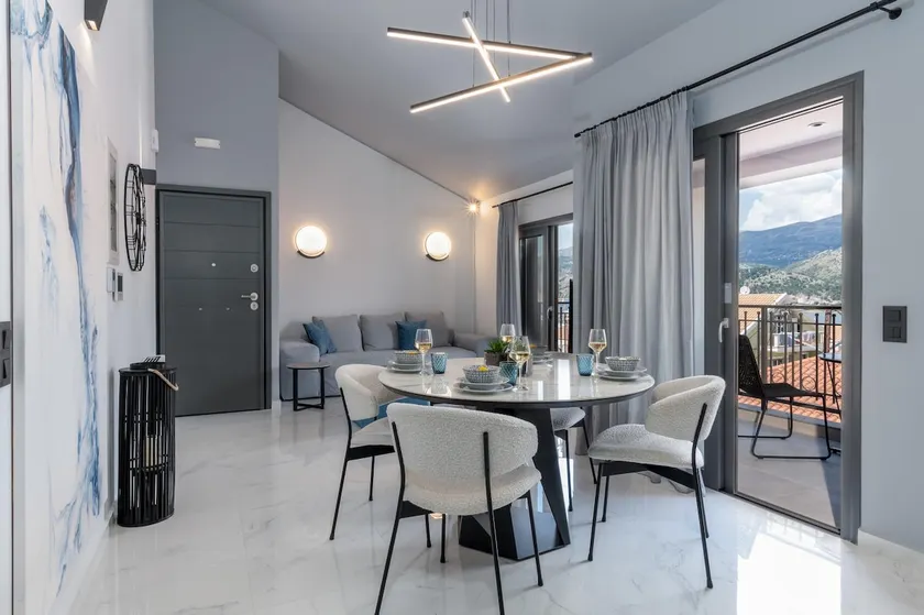 Deluxe Suite With sea Views to Argostoli bay - Image 1