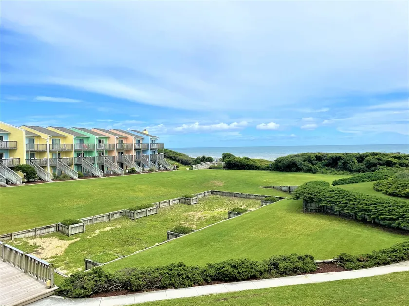 Amazing ocean view, 2 pools, easy beach access - Image 1