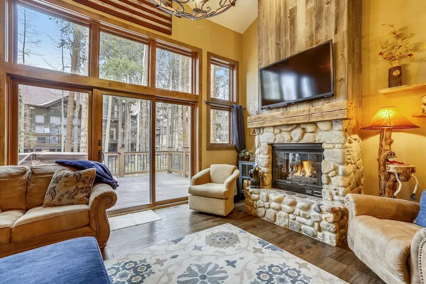Village Point 109: Breckenridge Townhome with Private Hot Tub, Near Peak 9 - Image 1