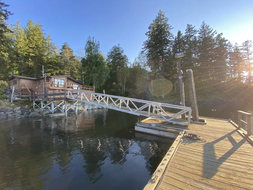 April Point Harbour House - Image 1