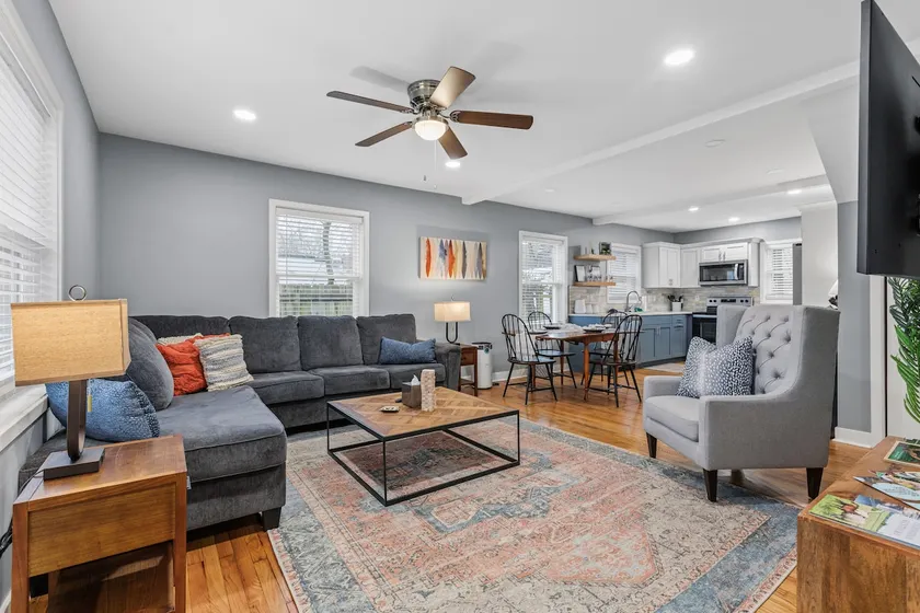 Cheerful 3 Bedroom Home - Image 1