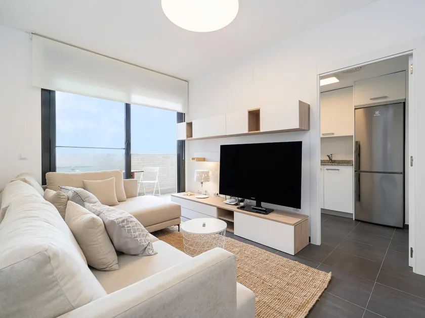 Apartment with sea front views and pool 1min beach - Image 1