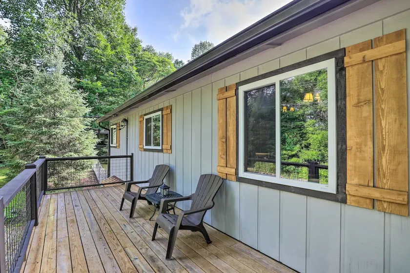 'Stonewood Lodge' Couples Retreat in Glenville! - Image 1