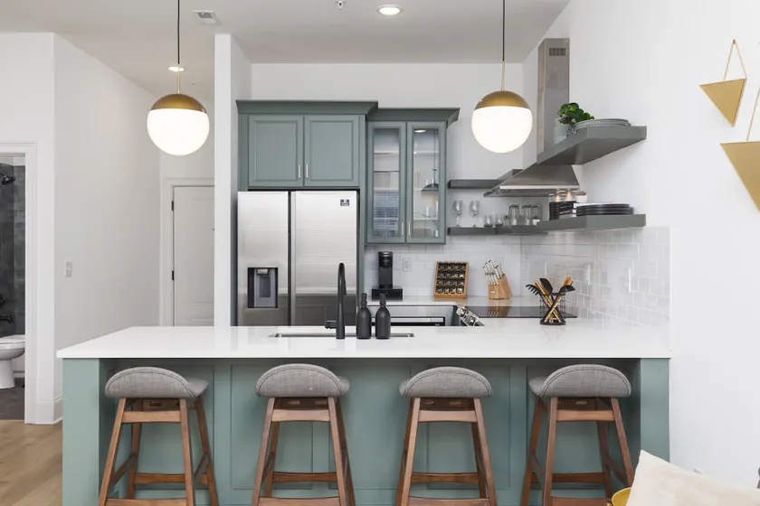 Luxury Design -Close to Downtown Broadway & Coffee - Image 1