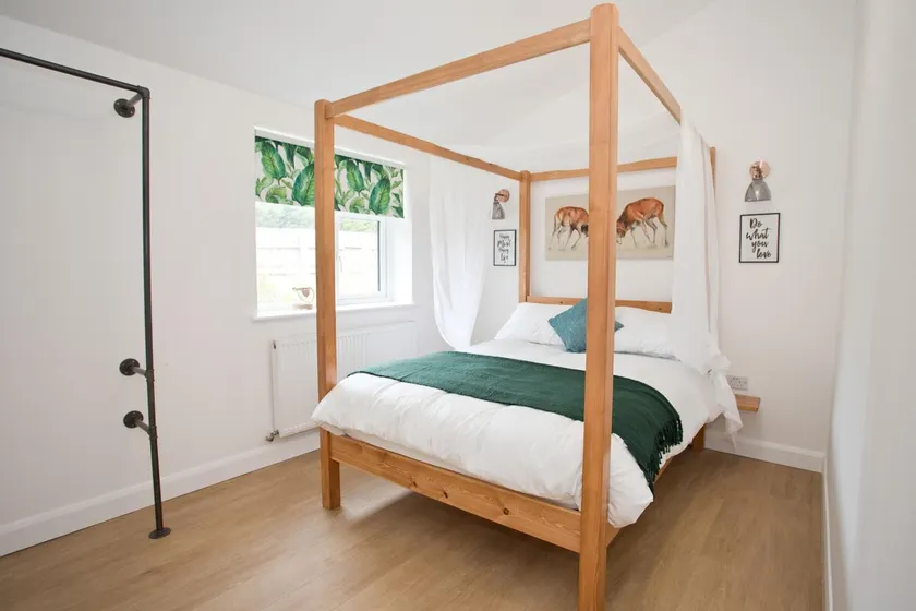 A contemporary, rural, 2 bed cottage, close to sea - Image 1