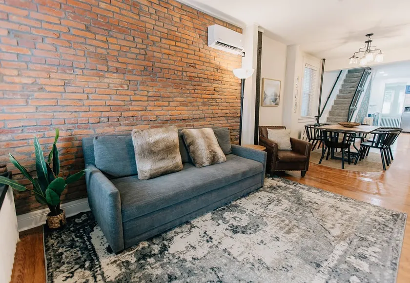 Comfy renovated townhome - heart of Downtown Lancaster - Image 1