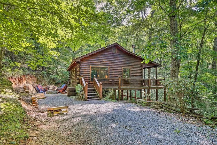 'Bigfoot's Hideout' in Blue Ridge w/ Hot Tub! - Image 1