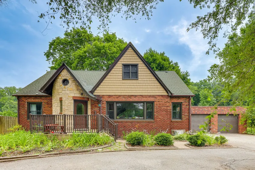 Cozy Abode ~ 3 Mi to Indiana Dunes Nat'l Park - Image 1