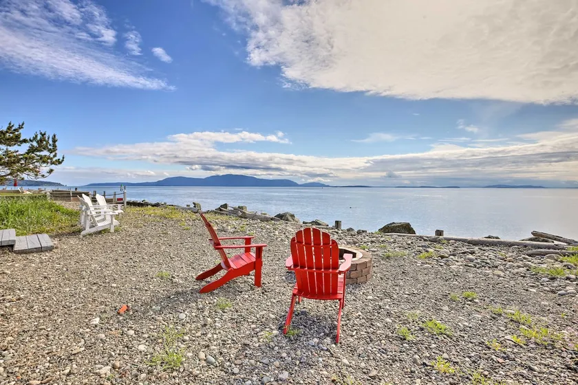 Waterfront Ferndale Home: Deck + Beach Access - Image 1