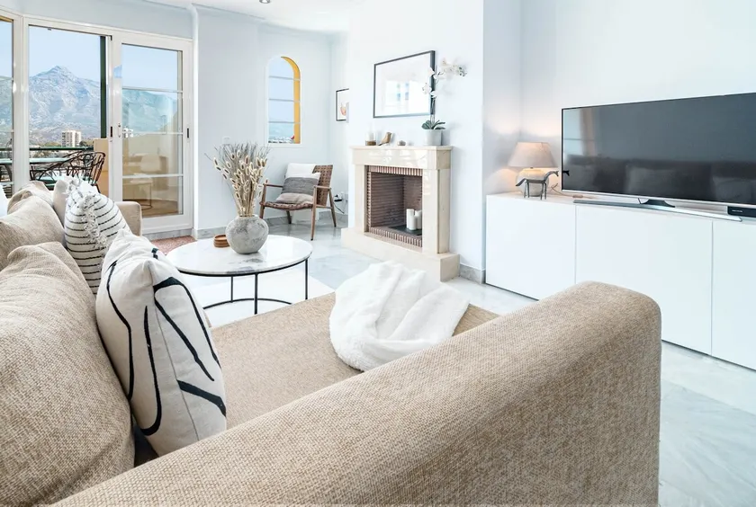 Sam24I- Cozy Apartment Walking Distance To Beach - Image 1