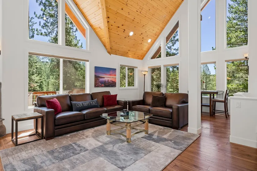 Pet-Friendly Mountain Escape | King Suite, Near Trails, Downtown & Dining - Image 1