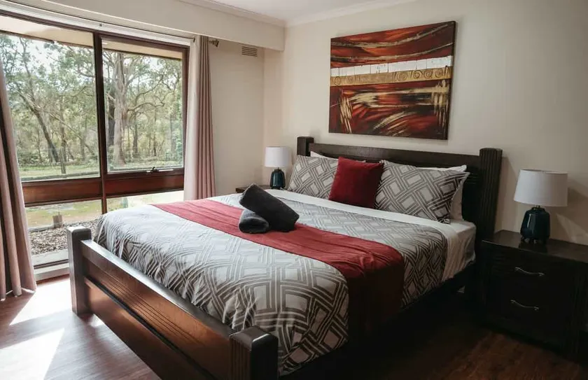 The Timboon Villa - 5 bedroom home - Image 1