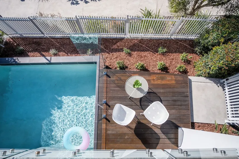 Luxury Lakeside Living at Birtinya - Image 1
