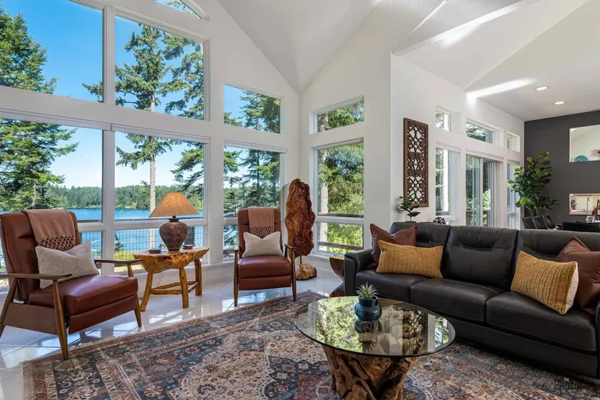 New Listing! amazing lakefront luxury home - Image 1
