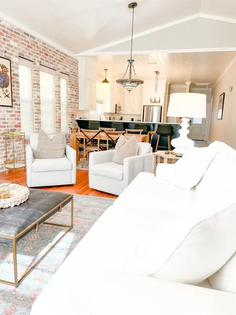 Top Property, Downtown Walkable, Private Suites - Image 1