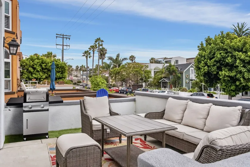 Pet-friendly! Near downtown Oceanside - Sea Spray - Image 1