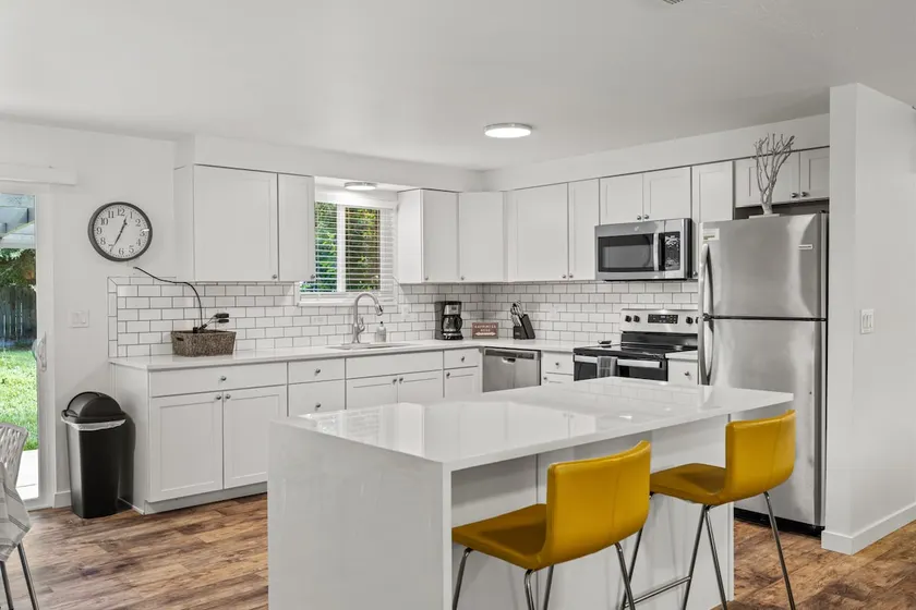 Large Backyard- Family and Pet Friendly - Image 1
